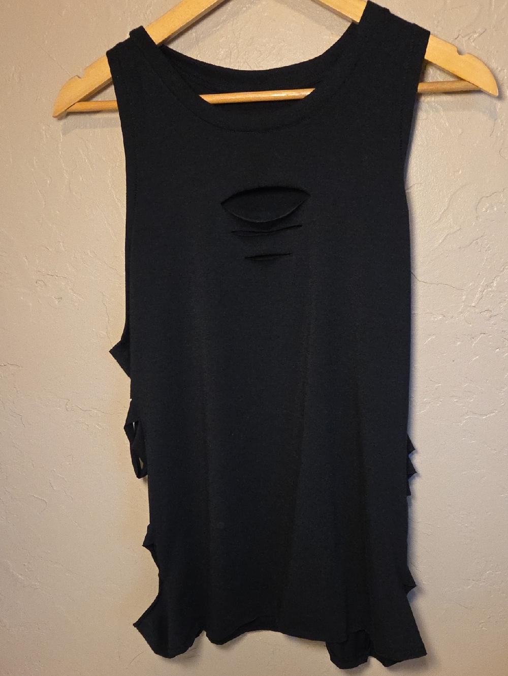 Alo Yoga Black Cutout Fringe Tank Top Edgy Boho Athleisure Size L